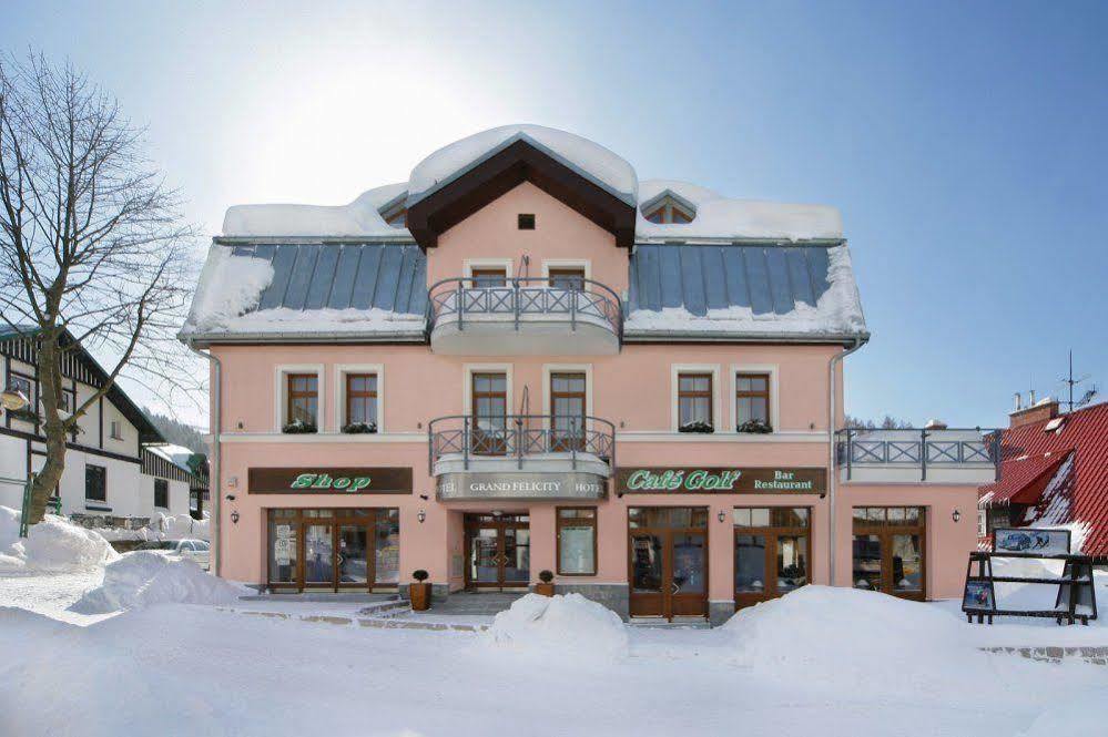 Wellness Hotel Grand Špindlerŭv Mlýn Exterior foto